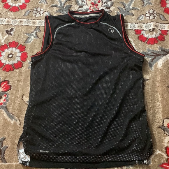 Sleeveless and1 black and white shirt / medium - Picture 5 of 5